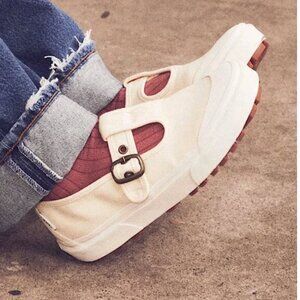 NEW VANS Mary Jane Style 93 Shoe Classic White Chunky Lug Sole M 7 W 8.5